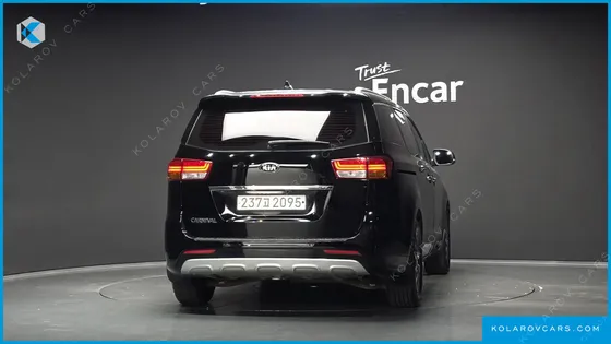 KIA CARNIVAL 9-SEATER LUXURY