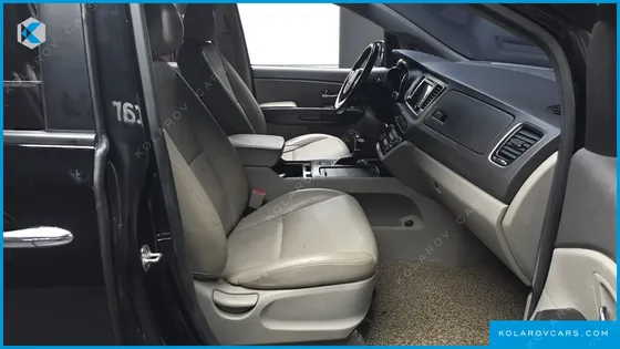 KIA CARNIVAL 9-SEATER LUXURY