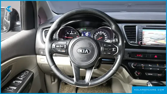 KIA CARNIVAL 9-SEATER LUXURY