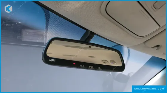 KIA CARNIVAL 9-SEATER LUXURY