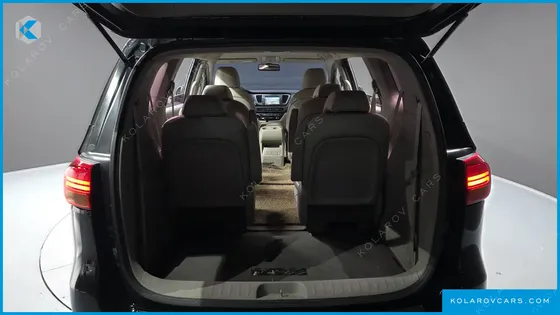 KIA CARNIVAL 9-SEATER LUXURY