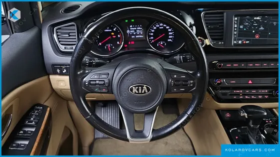 KIA CARNIVAL 9-SEATER HI-LIMOUSINE