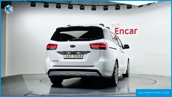KIA CARNIVAL 9-SEATER NOBLESSE