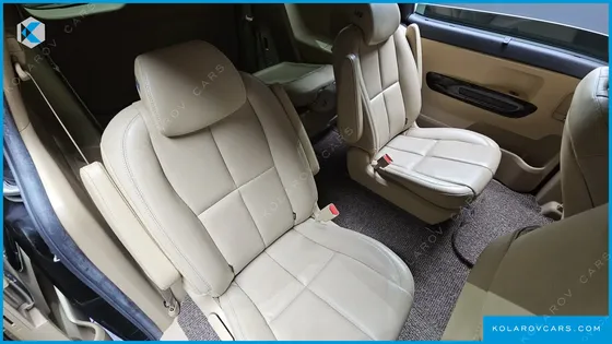 KIA CARNIVAL GASOLINE 9-SEATER NOBLESSE