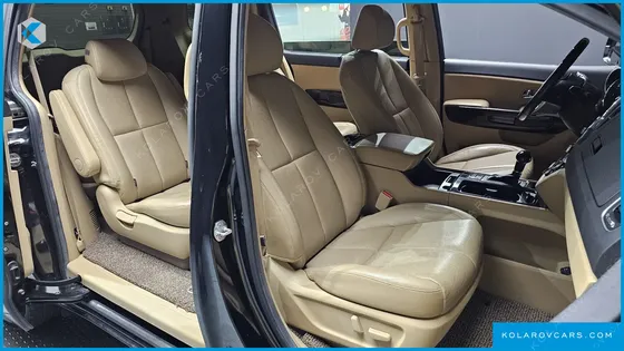 KIA CARNIVAL GASOLINE 9-SEATER NOBLESSE
