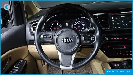 KIA CARNIVAL GASOLINE 9-SEATER NOBLESSE
