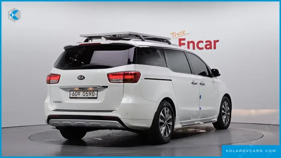 KIA CARNIVAL 9-SEATER LUXURY