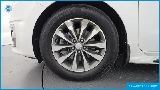 KIA CARNIVAL 9-SEATER LUXURY