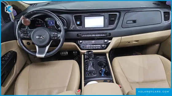KIA CARNIVAL 9-SEATER LUXURY