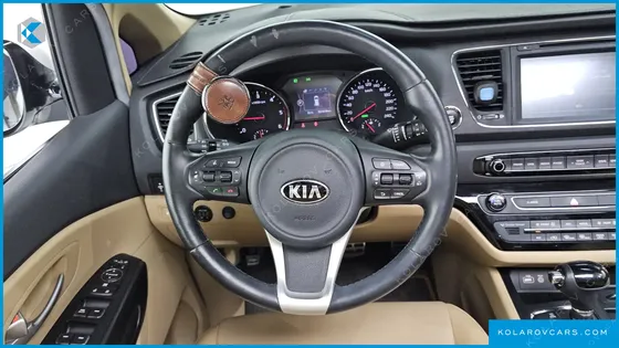 KIA CARNIVAL 9-SEATER LUXURY