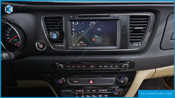 KIA CARNIVAL 9-SEATER LUXURY
