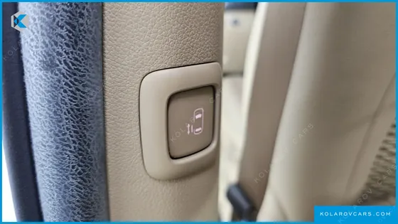 KIA CARNIVAL 9-SEATER LUXURY