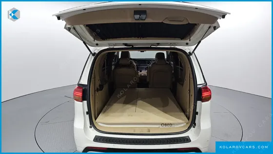 KIA CARNIVAL 9-SEATER LUXURY