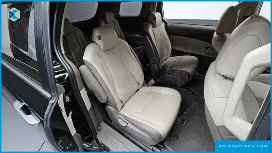 KIA CARNIVAL DIESEL 9-SEATER PRESTIGE