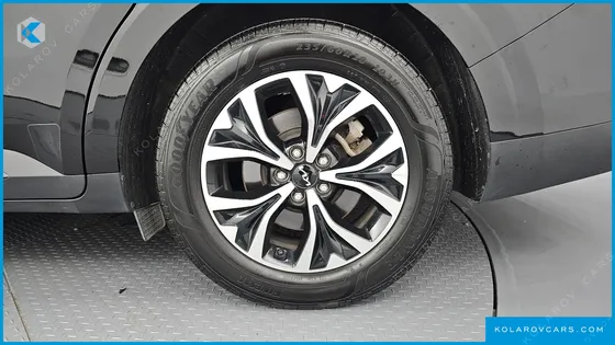 KIA CARNIVAL DIESEL 9-SEATER PRESTIGE