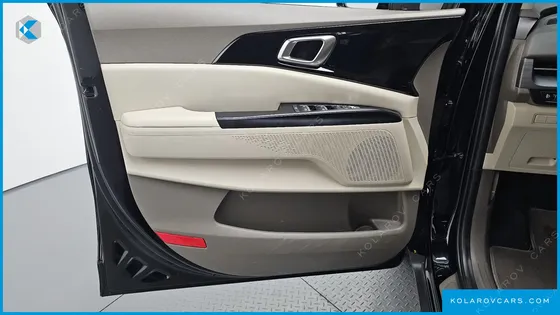 KIA CARNIVAL DIESEL 9-SEATER PRESTIGE
