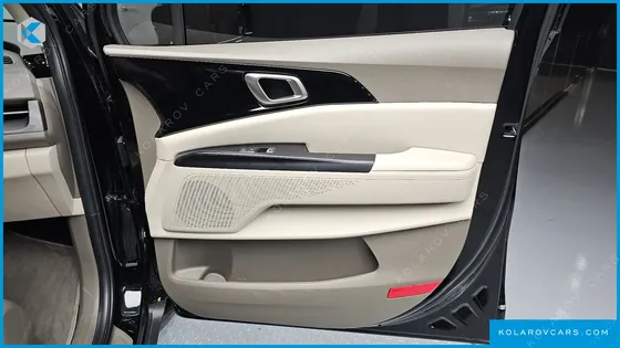 KIA CARNIVAL DIESEL 9-SEATER PRESTIGE