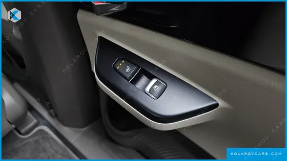 KIA CARNIVAL DIESEL 9-SEATER PRESTIGE
