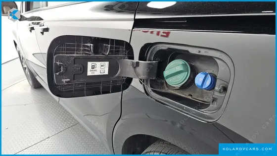 KIA CARNIVAL DIESEL 9-SEATER PRESTIGE
