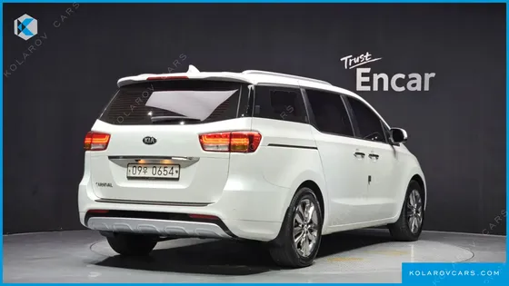 KIA CARNIVAL 9-SEATER PRESTIGE