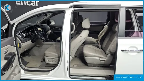 KIA CARNIVAL 9-SEATER PRESTIGE