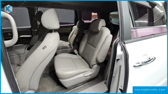 KIA CARNIVAL 9-SEATER PRESTIGE