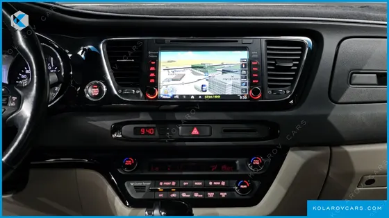 KIA CARNIVAL 9-SEATER PRESTIGE