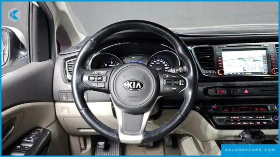 KIA CARNIVAL 9-SEATER PRESTIGE