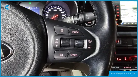 KIA CARNIVAL 9-SEATER PRESTIGE