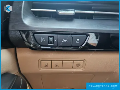 KIA CARNIVAL DIESEL 9-SEATER PRESTIGE