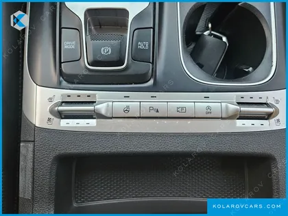 KIA CARNIVAL DIESEL 9-SEATER PRESTIGE