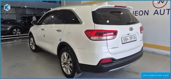 KIA CARNIVAL 9-SEATER PRESTIGE