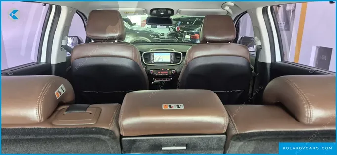 KIA CARNIVAL 9-SEATER PRESTIGE