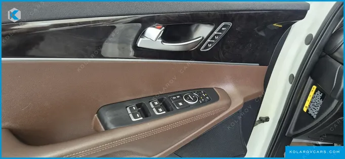 KIA CARNIVAL 9-SEATER PRESTIGE