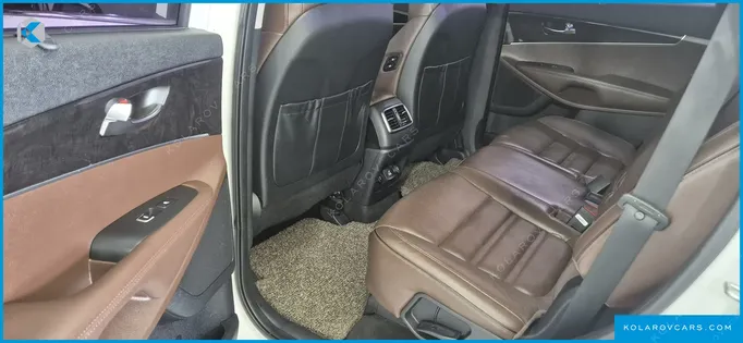 KIA CARNIVAL 9-SEATER PRESTIGE