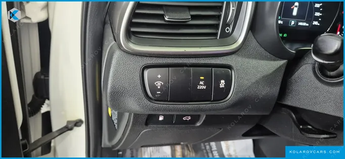 KIA CARNIVAL 9-SEATER PRESTIGE