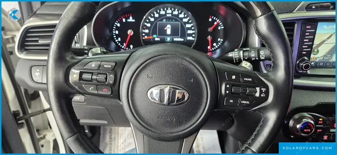 KIA CARNIVAL 9-SEATER PRESTIGE