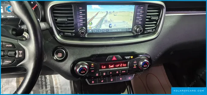KIA CARNIVAL 9-SEATER PRESTIGE