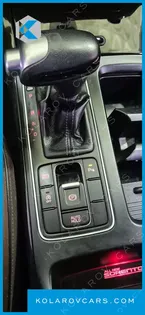 KIA CARNIVAL 9-SEATER PRESTIGE