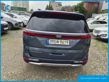 KIA CARNIVAL DIESEL 9-SEATER SIGNATURE