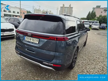 KIA CARNIVAL DIESEL 9-SEATER SIGNATURE