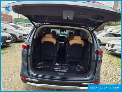 KIA CARNIVAL DIESEL 9-SEATER SIGNATURE