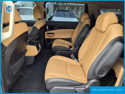 KIA CARNIVAL DIESEL 9-SEATER SIGNATURE