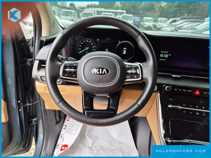 KIA CARNIVAL DIESEL 9-SEATER SIGNATURE
