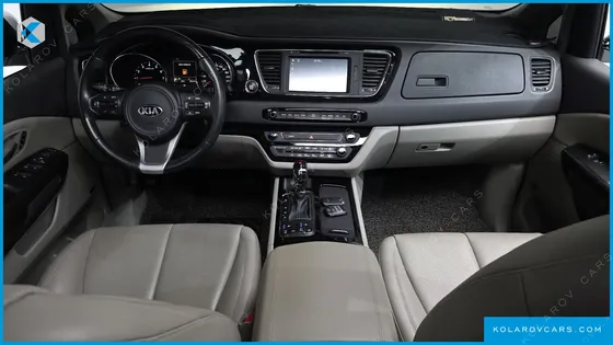 KIA CARNIVAL GASOLINE 9-SEATER NOBLESSE