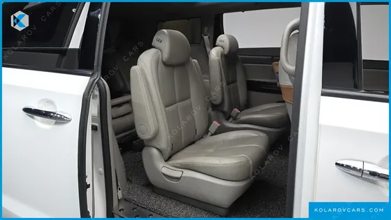 KIA CARNIVAL GASOLINE 9-SEATER NOBLESSE