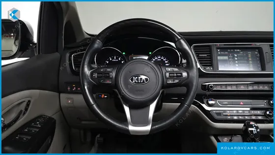 KIA CARNIVAL GASOLINE 9-SEATER NOBLESSE