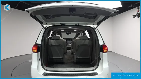KIA CARNIVAL GASOLINE 9-SEATER NOBLESSE