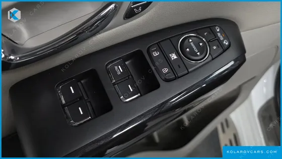 KIA CARNIVAL GASOLINE 9-SEATER NOBLESSE