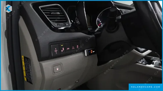 KIA CARNIVAL GASOLINE 9-SEATER NOBLESSE